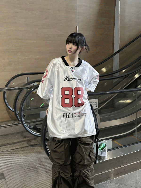 88 메탈 브이넥 반팔