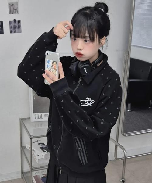 BUTTON STAR DOT SWEAT ZIP UP JAKET BLACK