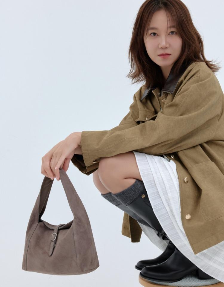 [10% 추가쿠폰]suede buckle bag (mini) - taupe