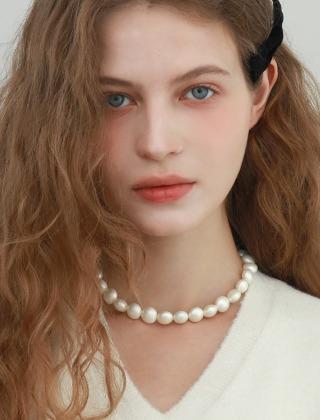 Flat Pearl Necklace
