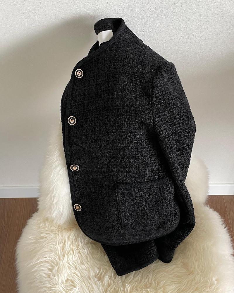 노카라 라운드 금장 숏 트위드 자켓 (누빔 안감) / 블랙