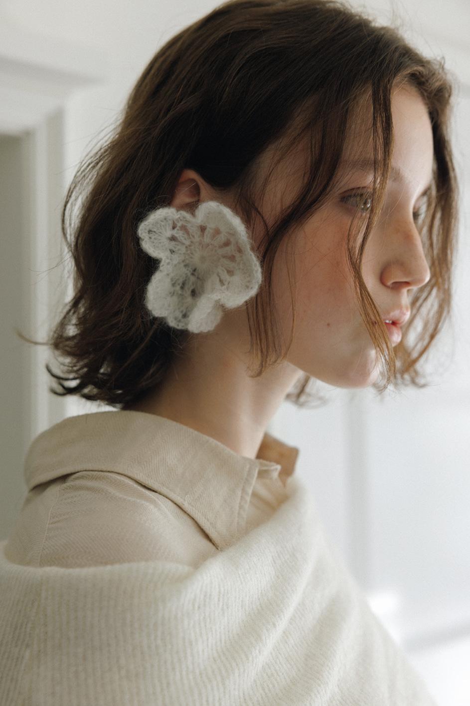 [12/9 예약배송]  HANDMADE FLOWER EARRING, IVORY