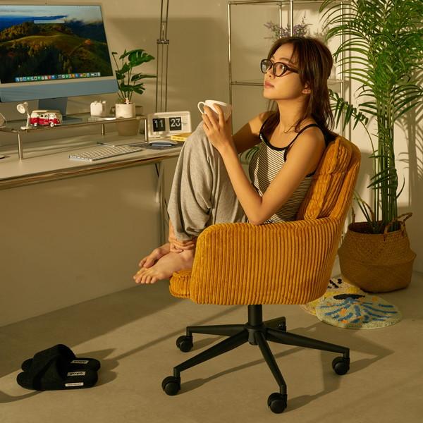 Toledo Chair (톨레도 체어)