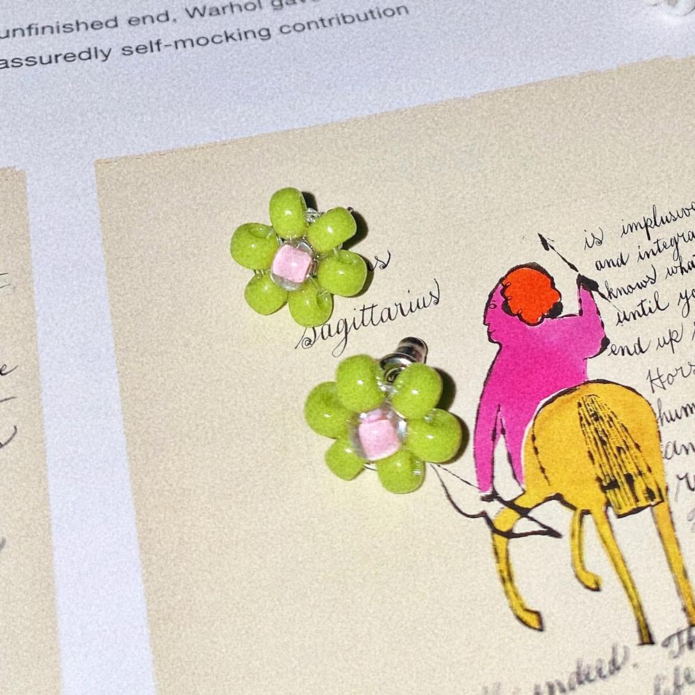 Muscat Green Flower Earring