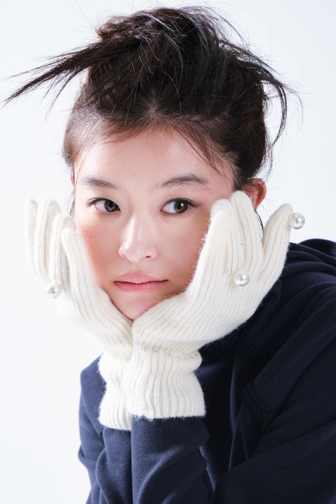 Gloves With Pearl_White