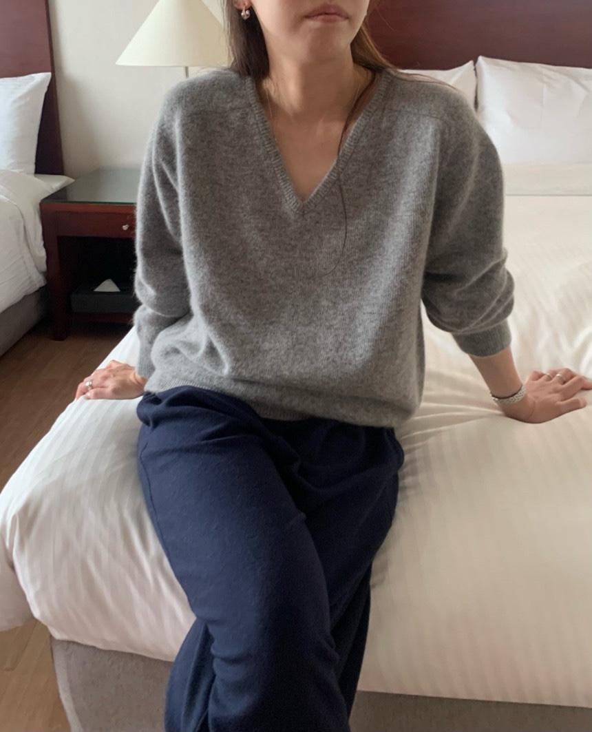 르플리에 fllanel 플라넬 소프트 라쿤 브이 니트 울 브이넥 긴팔 데일리 nt