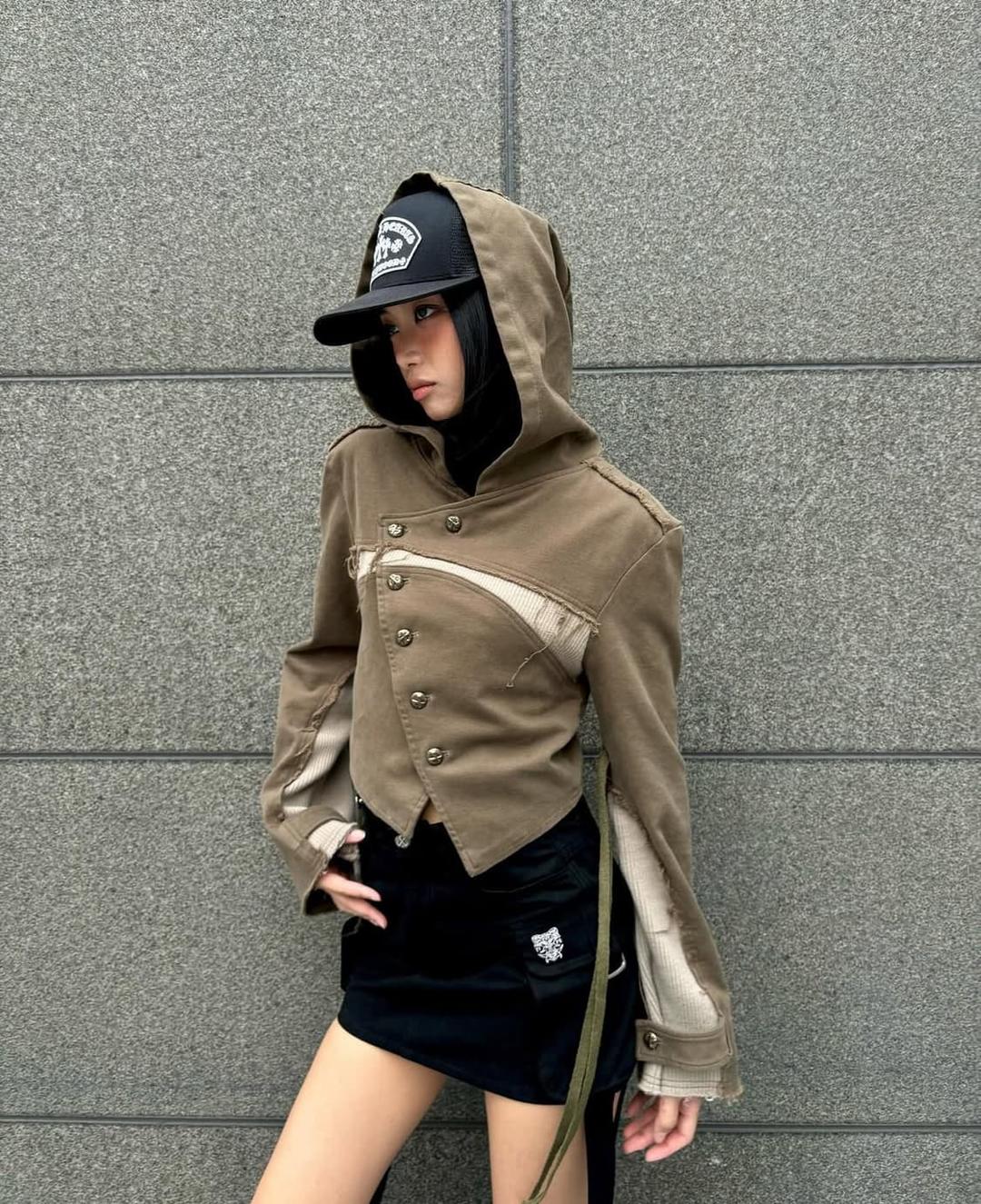 yeel 크로스 스트랩 카고 스커트 -블랙 M | 후루츠패밀리