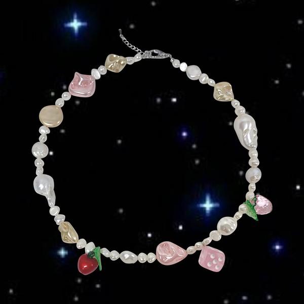 Fruity pearl necklace