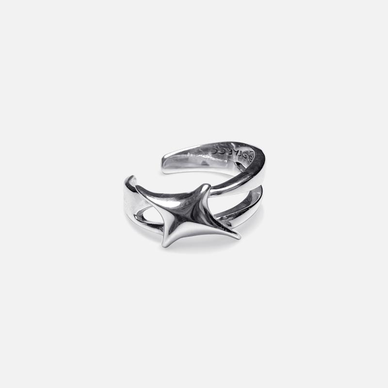 [아몬즈 단독] STING DIAGONAL EAR CUFF