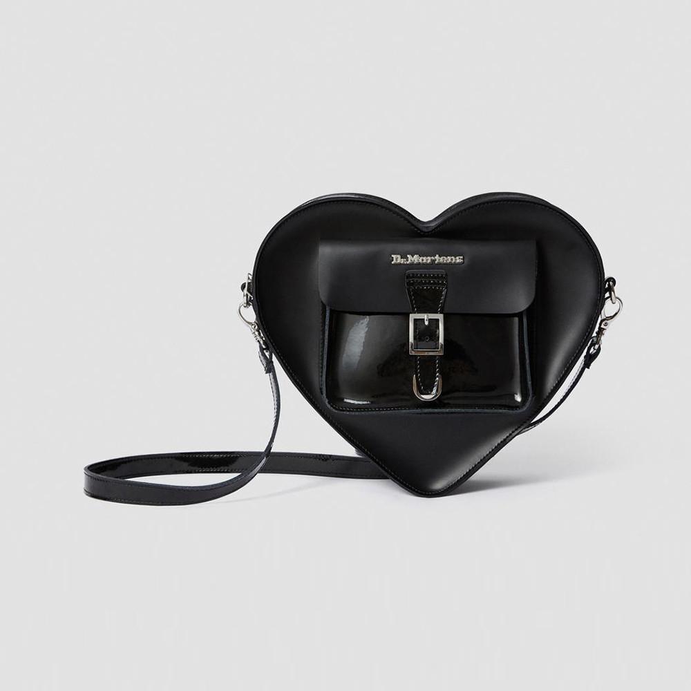 국내매장품 닥터마틴 하트 백팩 블랙 AC807033