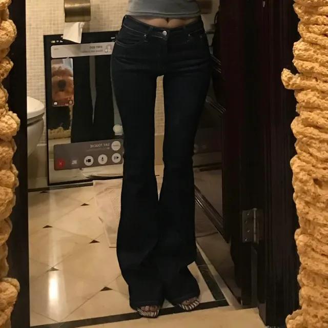 Gigi 백포켓 로우라이즈 생지 부츠컷 팬츠