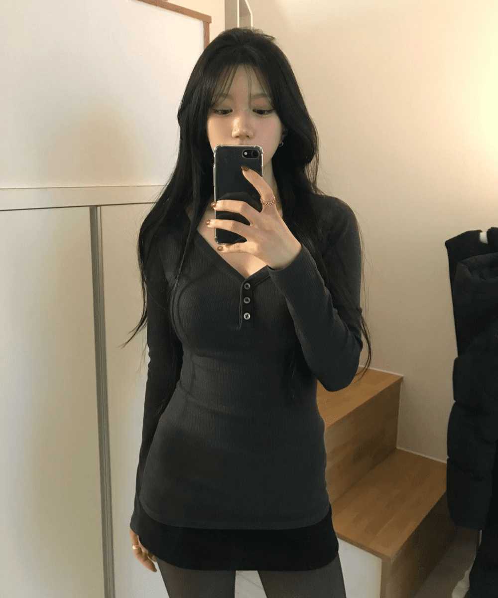 나이브 (당일/주문폭주)롱 슬림 브이넥 버튼 티