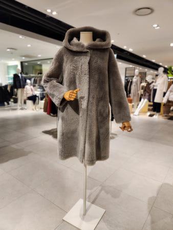이런 상품 어때요? 샤틴 후드넥 양모 플리스코트 S244C772