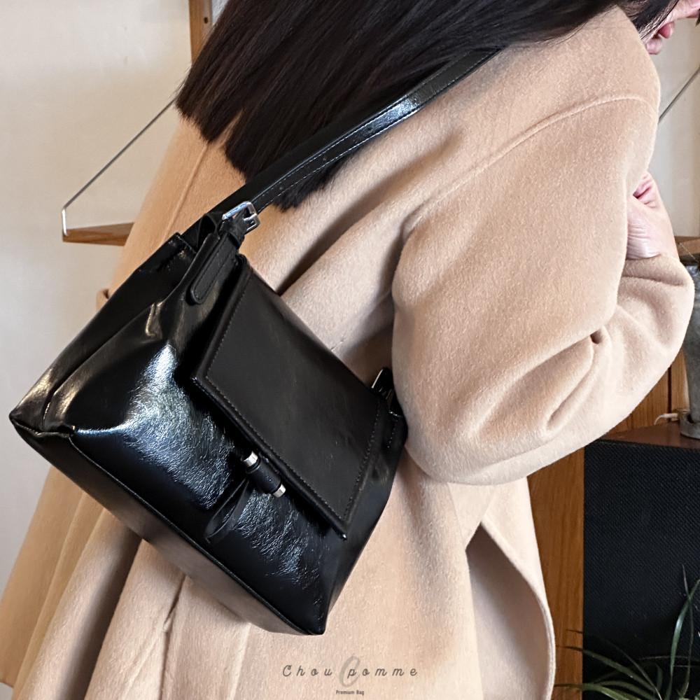 미니 플랩 숄더백 크랙 소가죽 직장인 대학생 가방 : 슈뽐