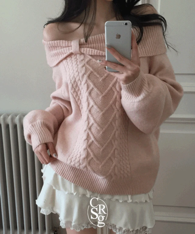 [연말데이트/울6%] 로제이 리본 꽈배기 오프숄더 니트