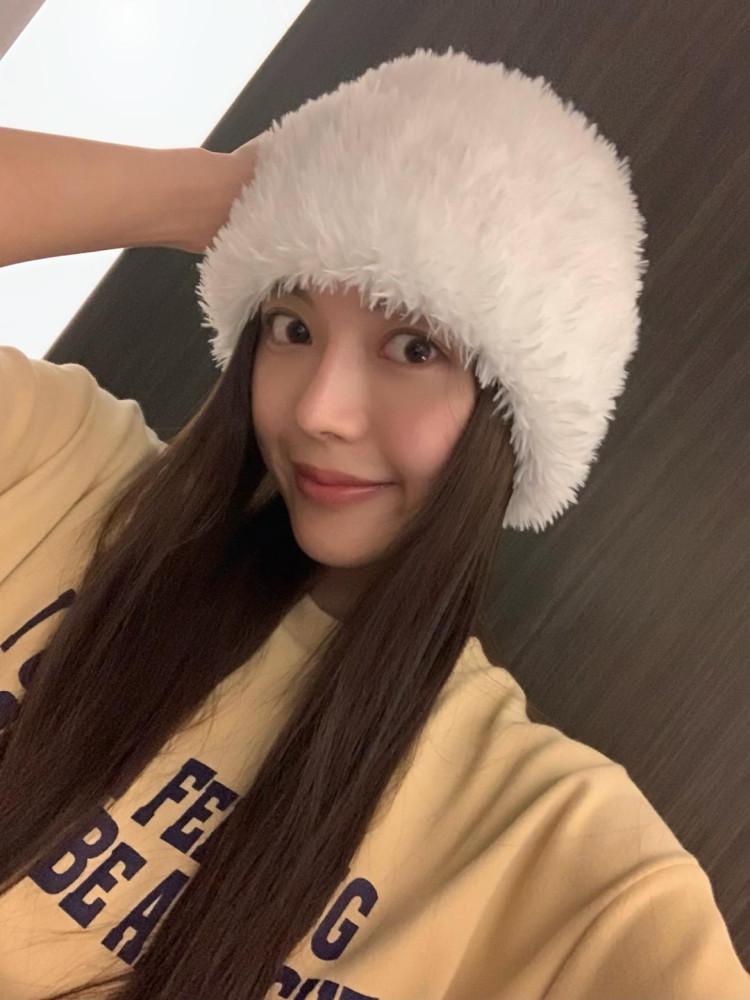 여성 밍크 앙고라 퍼 비니 보들보들 오버핏 얼굴소멸 겨울 방한 모자 2color