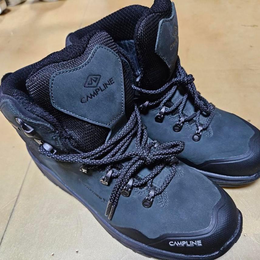 캠프라인 블랙스톰 시그마 265 등산화 팔아요