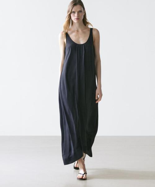 플레어 플루이드 스트랩 드레스