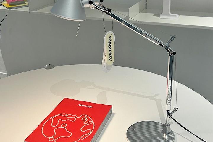 [해외] 아르떼미데 톨로메오 마이크로 테이블 램프 (전구2개 포함)