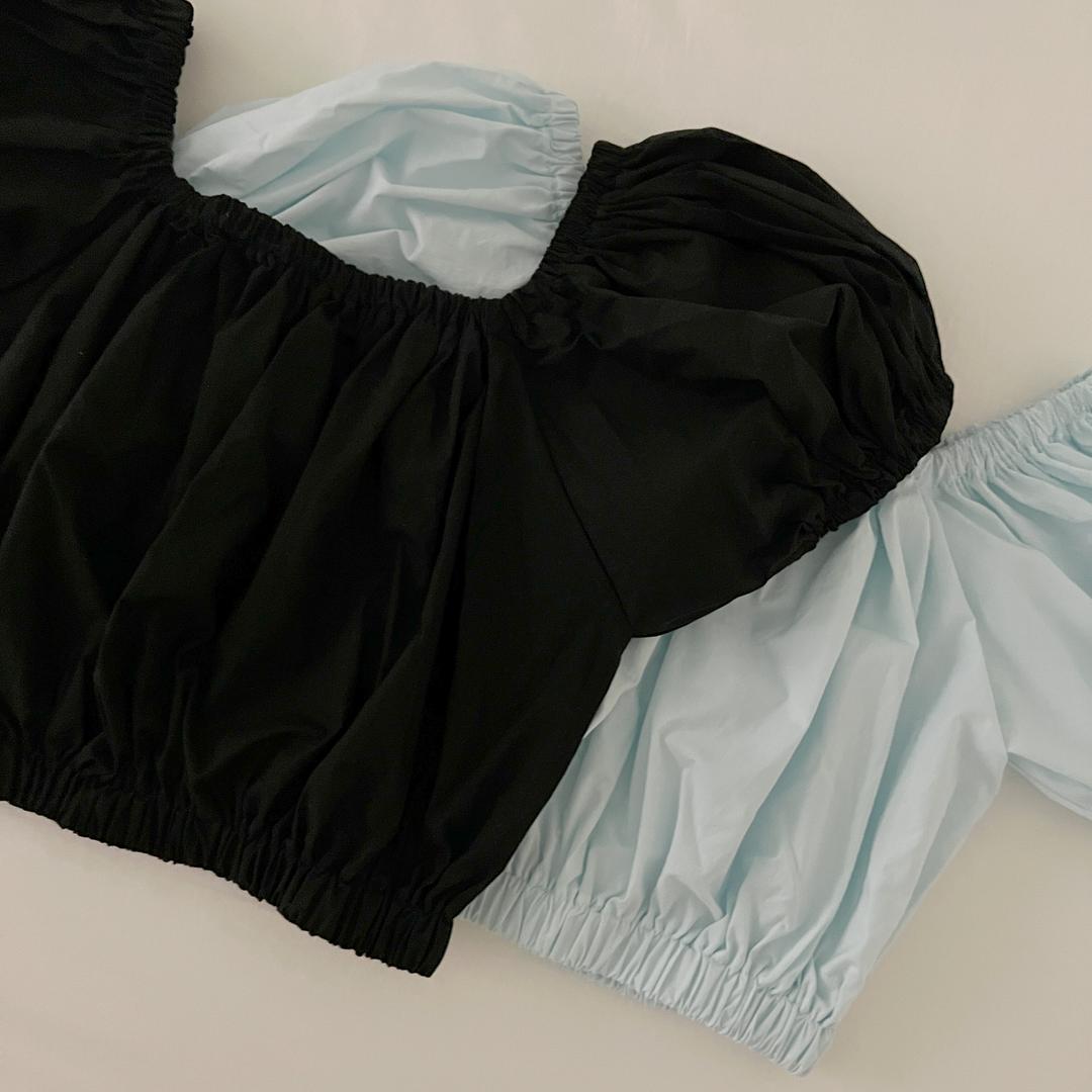 sale 당일발송 / 미엘 miel . 프리유블라우스 (우웨이 오프숄더 셔링 크롭 블라우스)