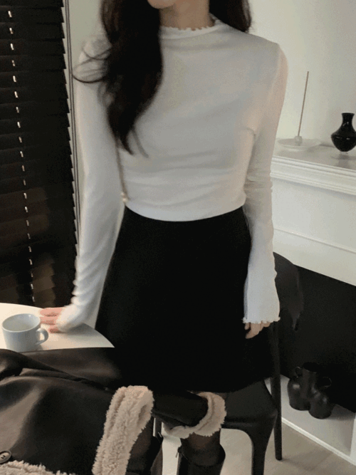 물결 폴라 티셔츠