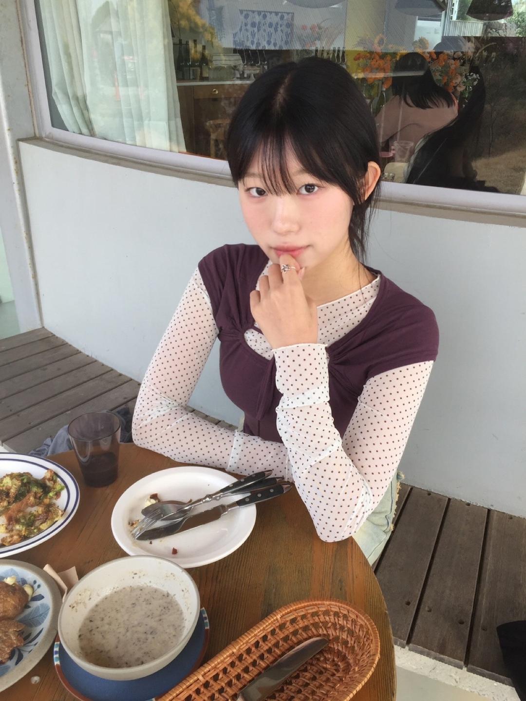 String Round Half Tee