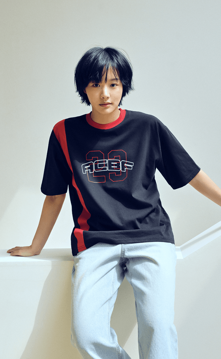 레드 테이프 반소매 티셔츠