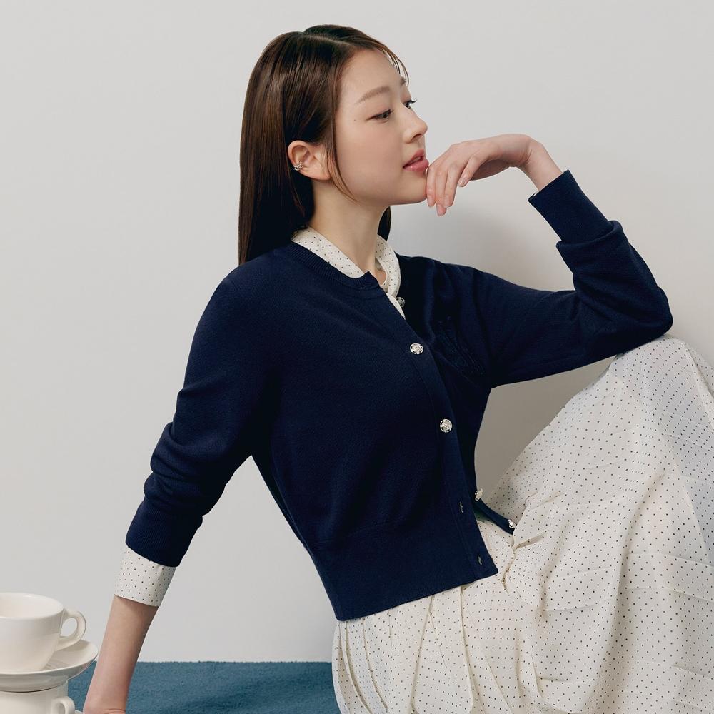 [케네스레이디] 로고 자수 U넥 솔리드 가디건 EKCDOC0100