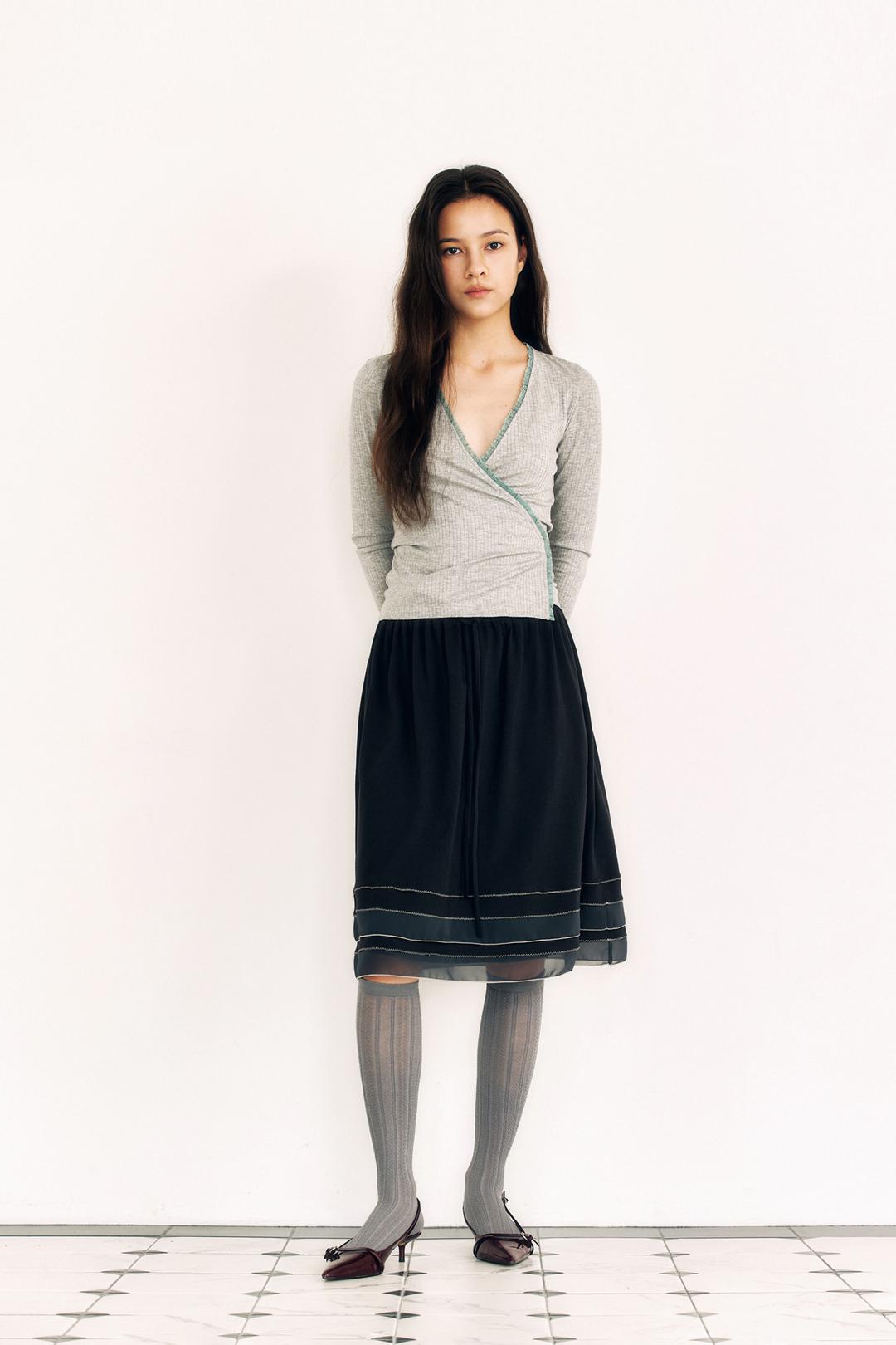 [10월15일 예약 배송] 랩 롱 슬리브 탑