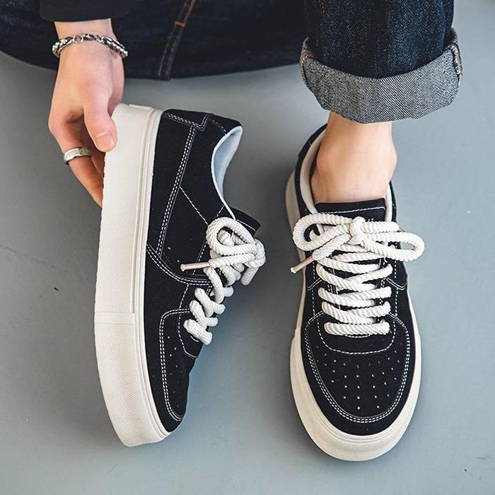 올리베 스니커즈