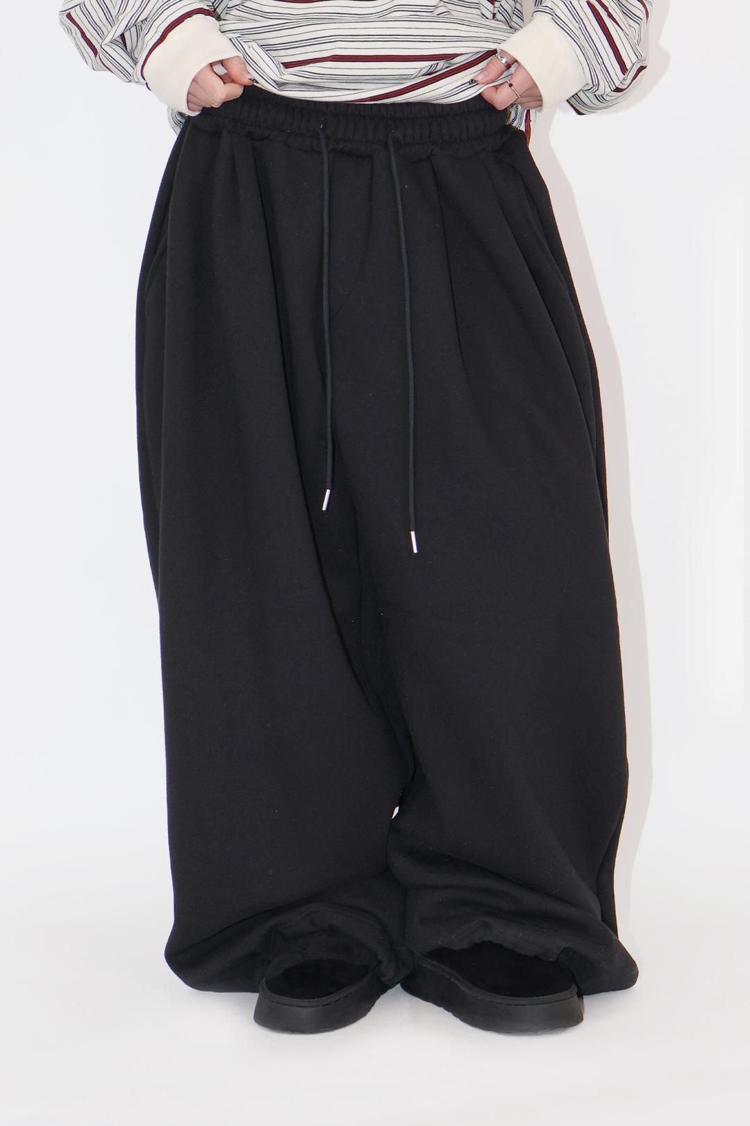 라운드앤라운드 패치 스웻팬츠