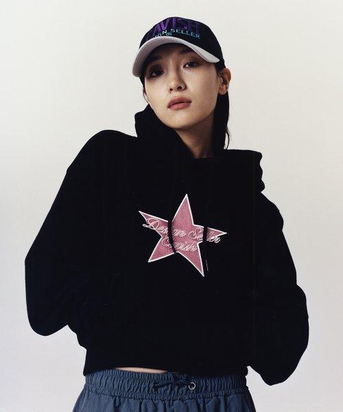 W STAR LOGO CROPPED HOODIE BLACK(CV2CFFM401A)