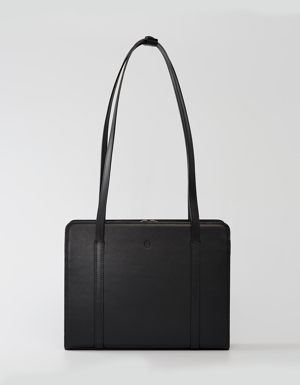 PREDY, black
