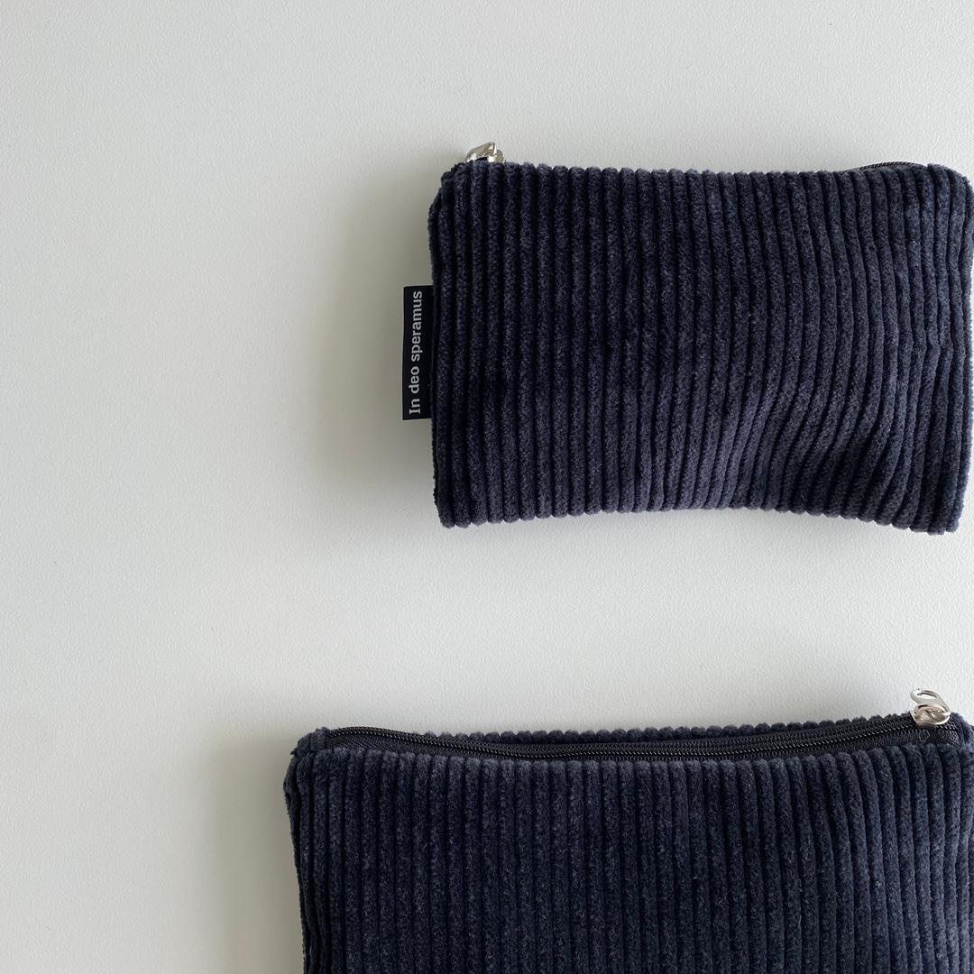 검정 골덴 파우치(Black corduroy pouch)