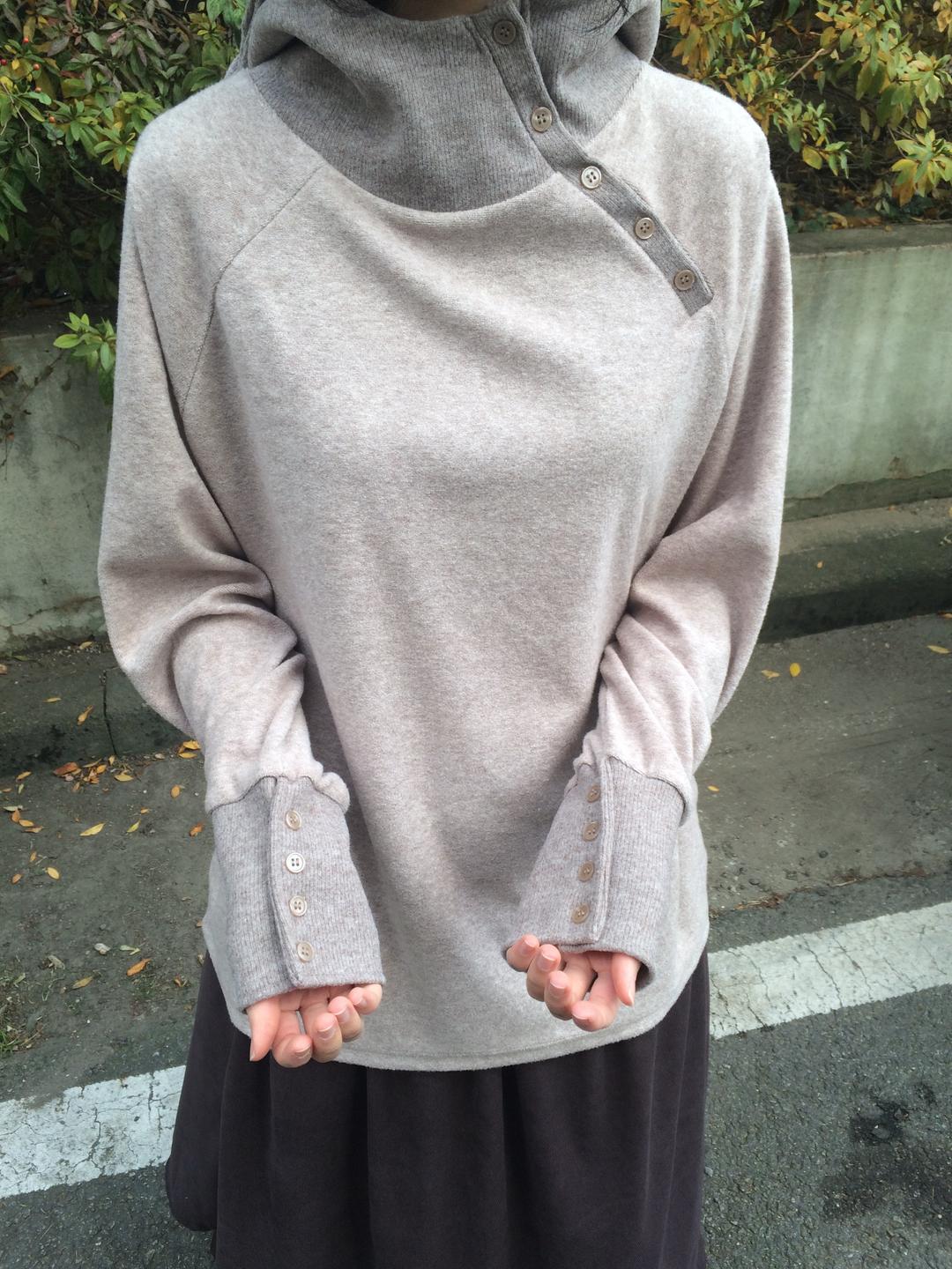 [주문폭주] 바오 사선 버튼 후리스 후드티 (2color)