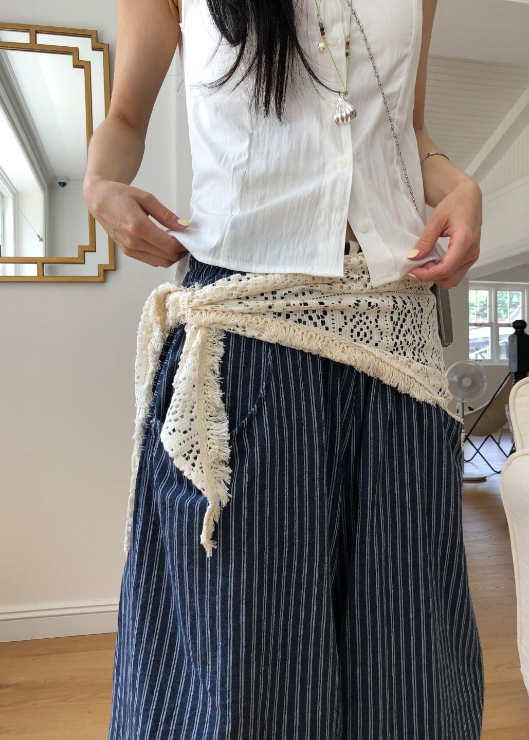 TASSEL CROCHET SCARF