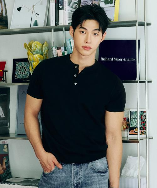 머슬핏 헨리넥 반팔 니트 [블랙]