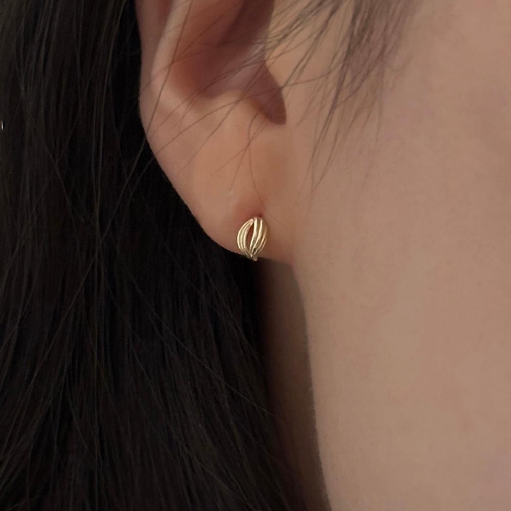 14k Leaf earrings