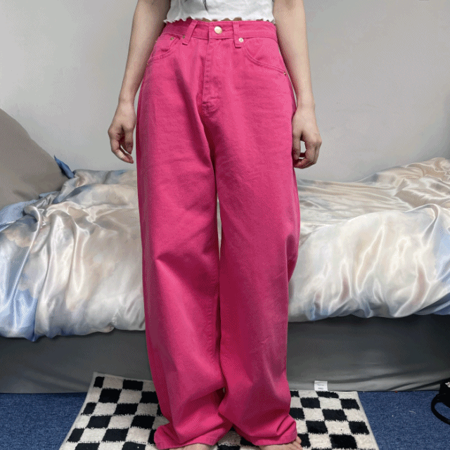 color boy-fit wide pants