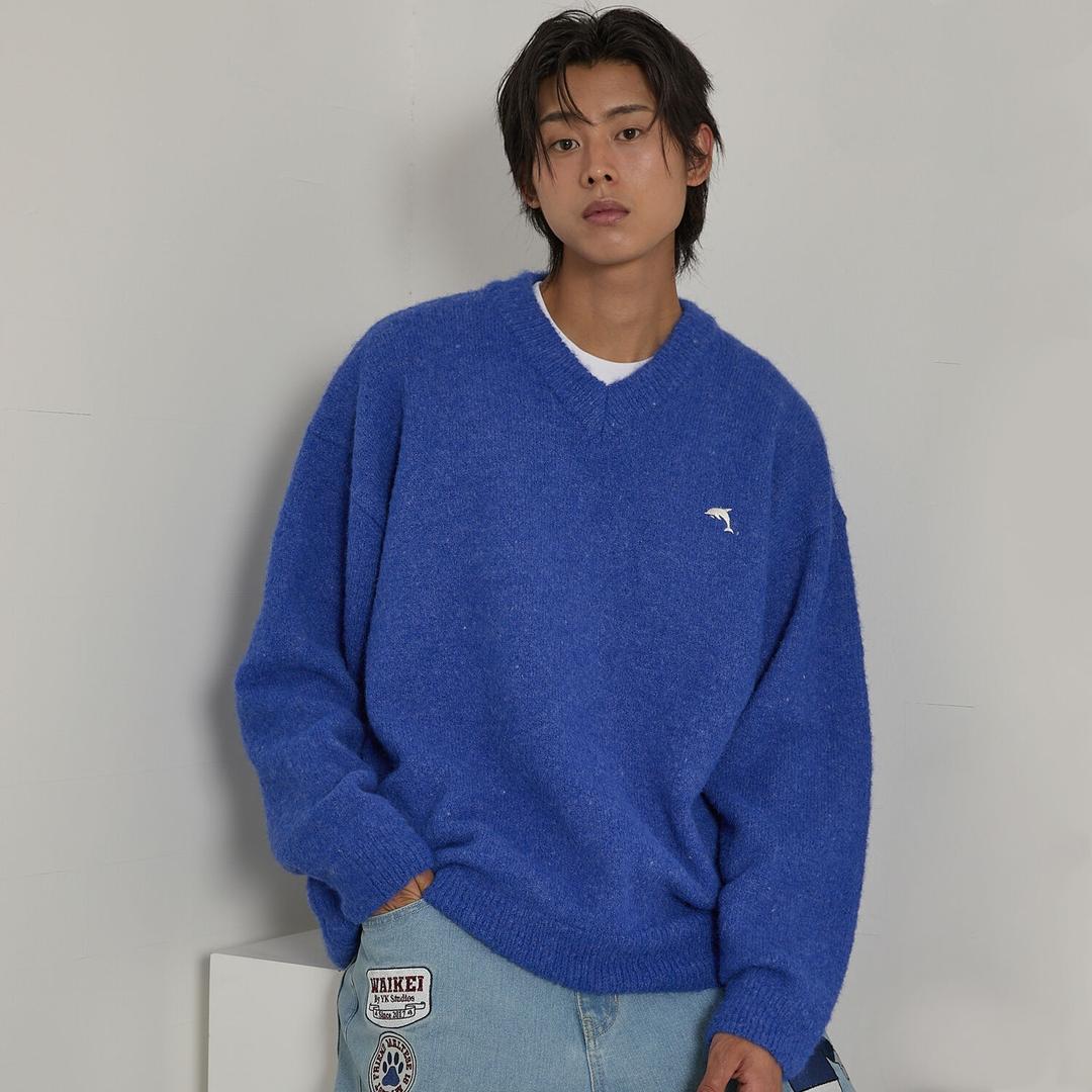 돌핀 헤어리 브이넥 니트 블루