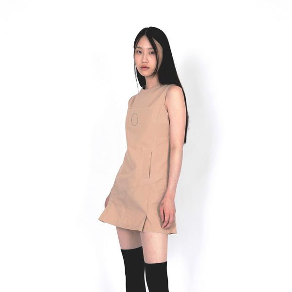 REFLECTIVE 4 POCKETS DRESS [BEIGE]