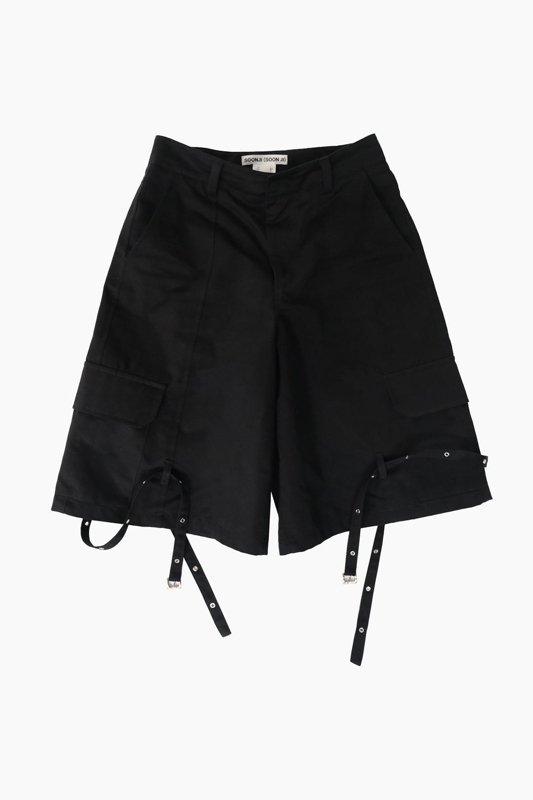 BELTED SHORTS IN BLACK