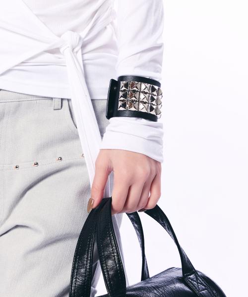SQUARE STUD BRACELET / BLACK