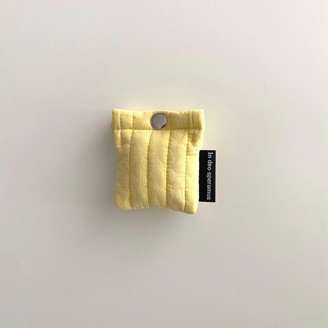 패딩 옐로우 에어팟 케이스 (Quilting yellow airpods case)