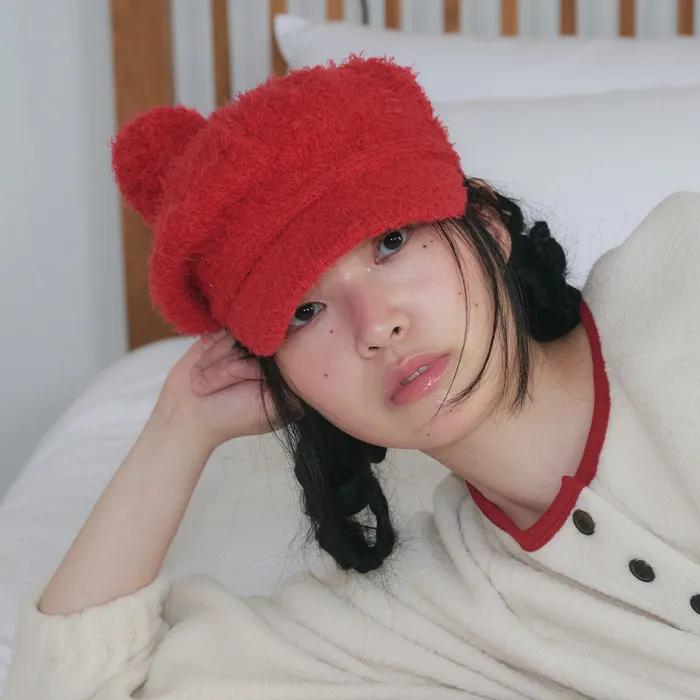 TEXTURED KNIT NEWSBOY CAP, RED