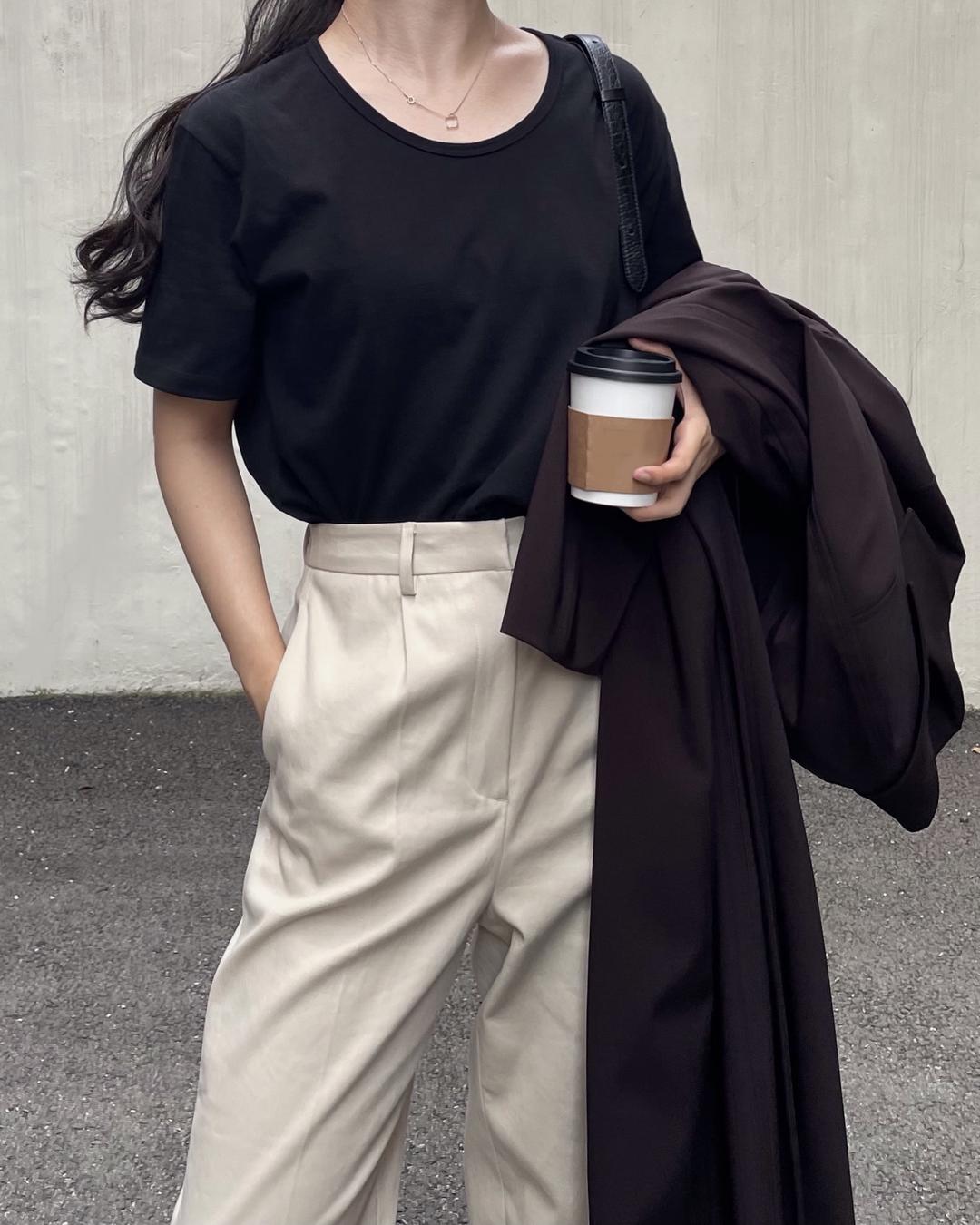 Essential Supima U neck t-shirt