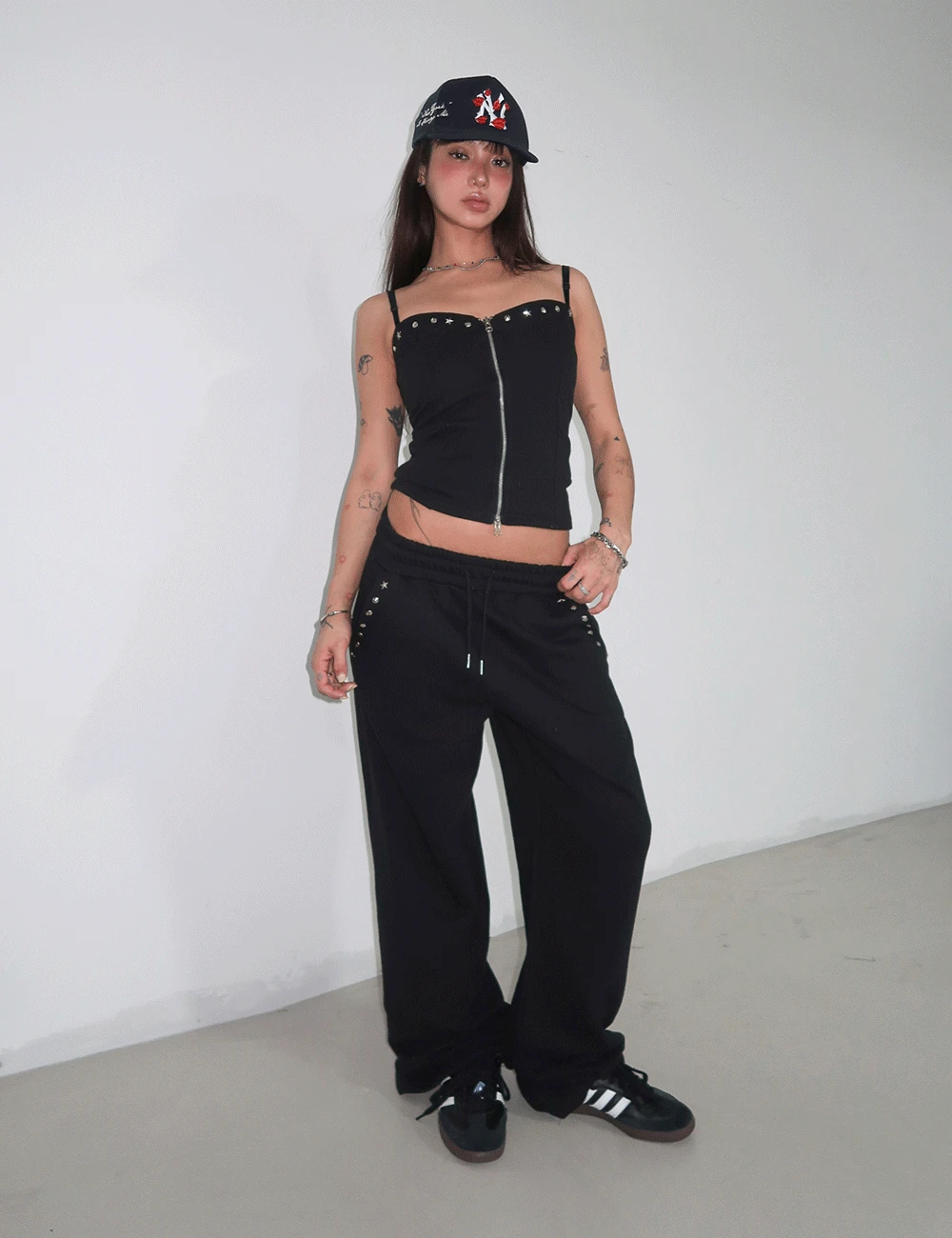 THIS STUD TRAINING PANTS / 디스 스터드 트레이닝 팬츠