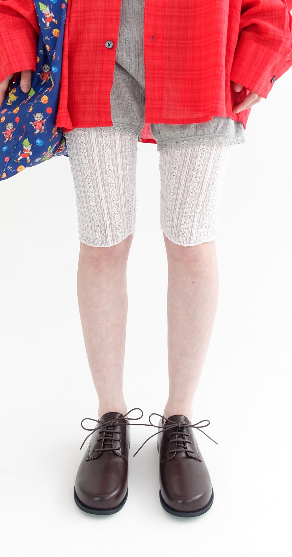 round toe lace up loafer