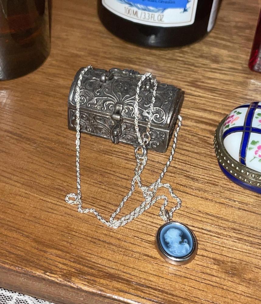 Classic bezel cameo necklace S