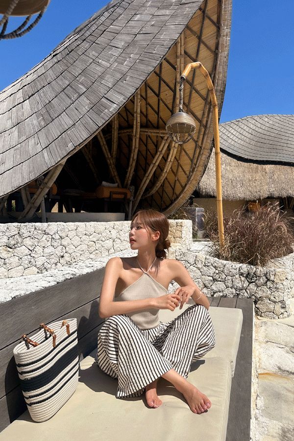 보잉 니트 홀터탑